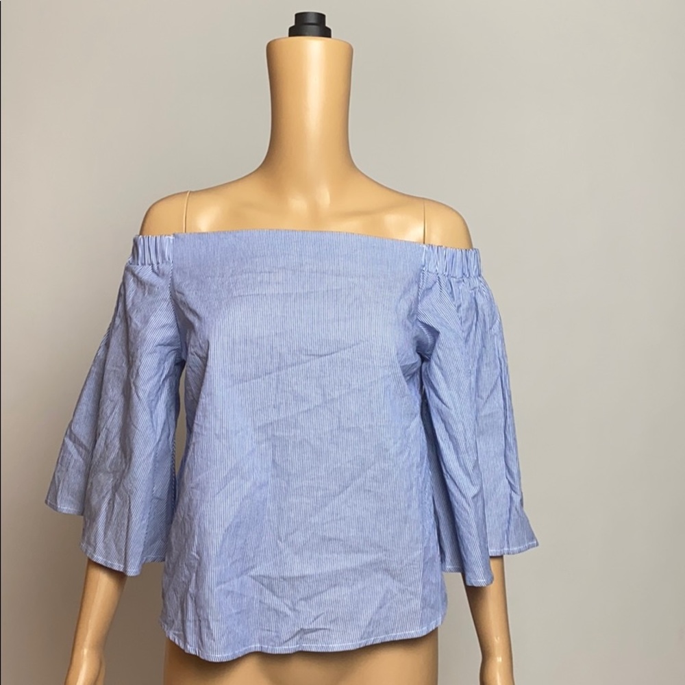 Off-the shoulder shirt